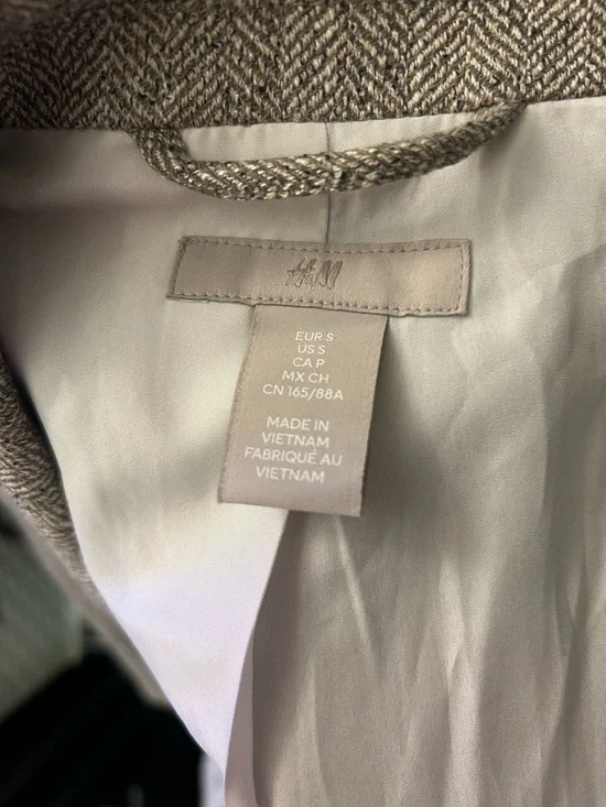 H&M Gray Bouclé Blazer with Notch Lapel - Picture 3 of 3